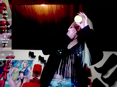 Snapshot of blondehot5v chatting on 09/29/25, 12:10 blondehot5v online show from 09/29/25, 12:10