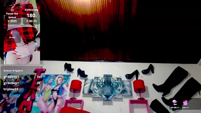 Snapshot of blondehot5v chatting on 10/03/25, 12:24 blondehot5v online show from 10/03/25, 12:24