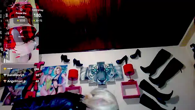 Snapshot of blondehot5v chatting on 10/06/25, 12:30 blondehot5v online show from 10/06/25, 12:30