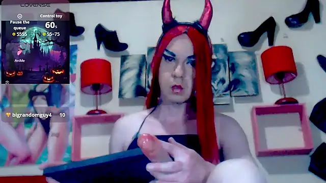 Snapshot of blondehot5v chatting on 11/21/25, 10:41 blondehot5v online show from 11/21/25, 10:41