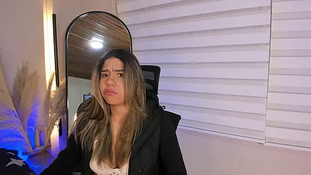 Rachell criss online show from 10/25/25, 03:58