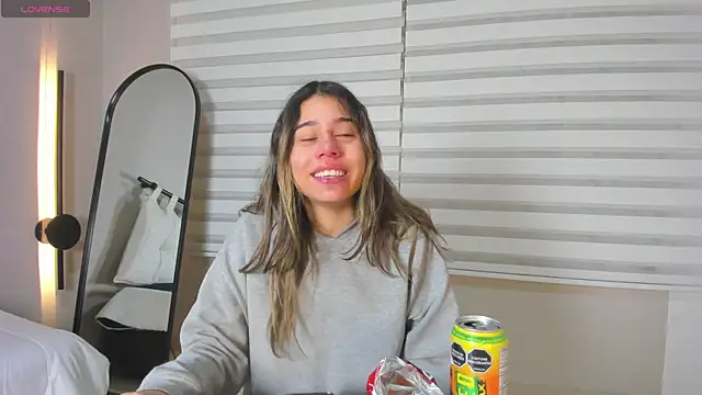 Rachell criss online show from 01/17/26, 03:55