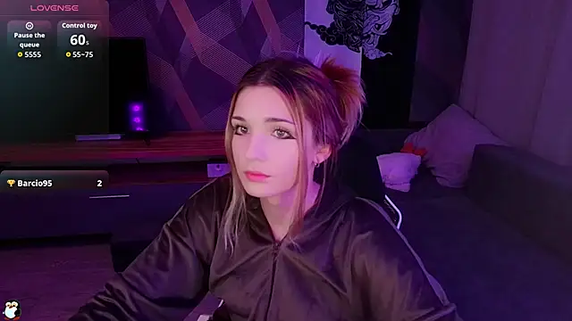 Sandy Belle online show from 09/18/25, 06:32