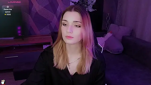 Sandy Belle online show from 11/22/25, 06:29