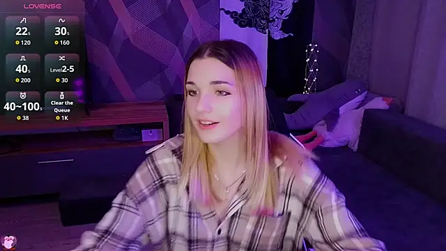 Sandy Belle online show from 11/30/25, 09:41