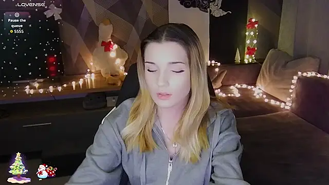 Sandy Belle online show from 12/15/25, 07:29