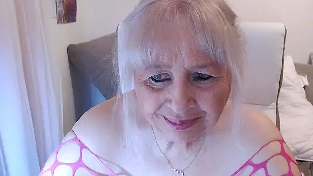 SusiLifeXXX online show from 11/24/25, 08:08