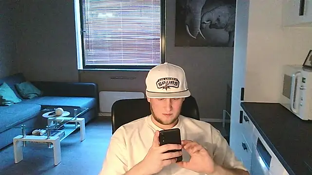 Snapshot of Dartanjanas13 chatting on 09/12/25, 04:18 Dartanjanas13 online show from 09/12/25, 04:18