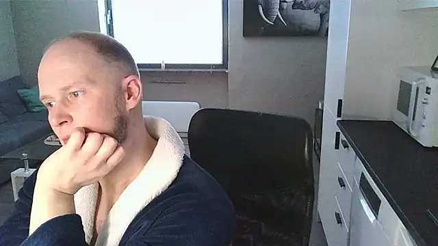 Snapshot of Dartanjanas13 chatting on 10/12/25, 11:09 Dartanjanas13 online show from 10/12/25, 11:09