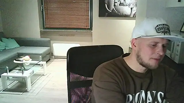 Snapshot of Dartanjanas13 chatting on 11/07/25, 10:32 Dartanjanas13 online show from 11/07/25, 10:32