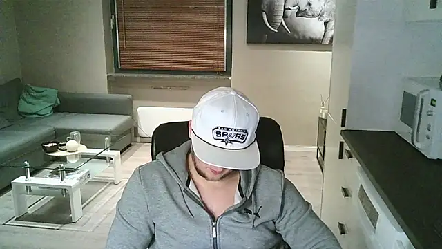 Snapshot of Dartanjanas13 chatting on 11/12/25, 05:35 Dartanjanas13 online show from 11/12/25, 05:35