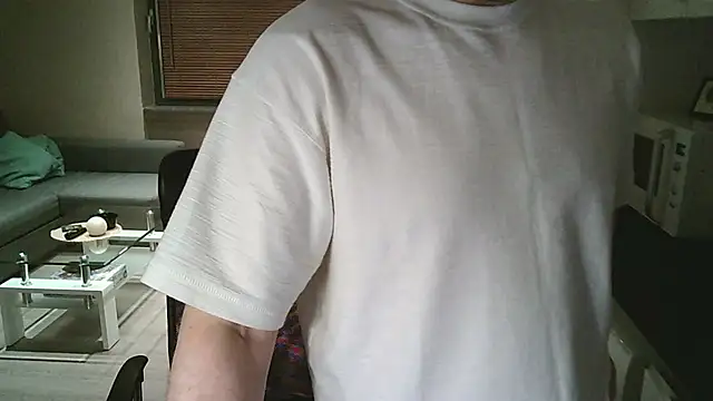 Snapshot of Dartanjanas13 chatting on 11/22/25, 04:28 Dartanjanas13 online show from 11/22/25, 04:28