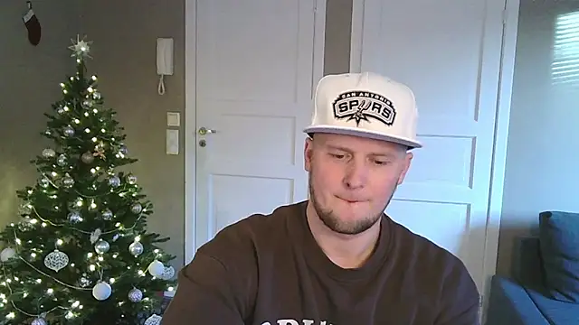 Snapshot of Dartanjanas13 chatting on 12/21/25, 12:34 Dartanjanas13 online show from 12/21/25, 12:34