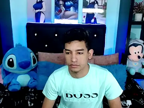 x oliver x online show from 10/18/25, 04:59