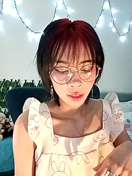 Snapshot of dolliette24 chatting on 11/12/25, 06:03 dolliette24 online show from 11/12/25, 06:03