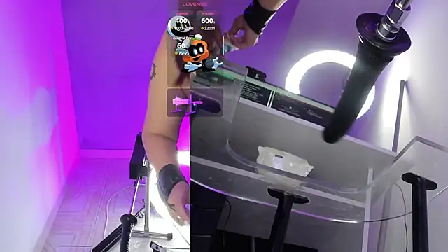 ErikaMontiel   online show from 10/29/25, 08:21