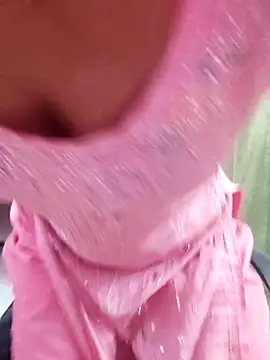 Snapshot of Reeta-rani chatting on 11/17/25, 04:07 Reeta-rani online show from 11/17/25, 04:07