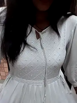 Snapshot of Raj-kumari chatting on 09/24/25, 06:44 Raj-kumari online show from 09/24/25, 06:44