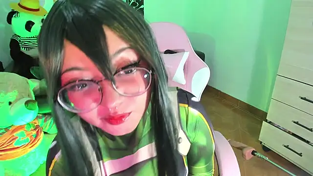 Snapshot of Lolii_Zoe chatting on 10/04/25, 06:00 Lolii Zoe online show from 10/04/25, 06:00