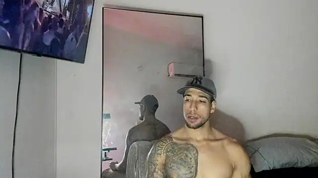 Snapshot of ThiagoLugo chatting on 09/12/25, 10:10 ThiagoLugo online show from 09/12/25, 10:10