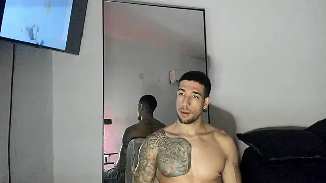 Snapshot of ThiagoLugo chatting on 09/24/25, 07:50 ThiagoLugo online show from 09/24/25, 07:50