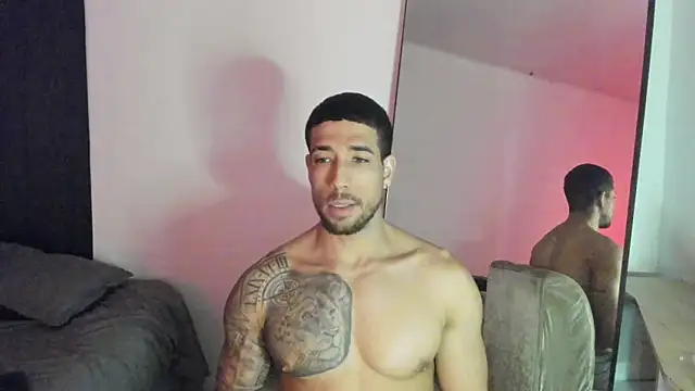 Snapshot of ThiagoLugo chatting on 10/18/25, 12:13 ThiagoLugo online show from 10/18/25, 12:13