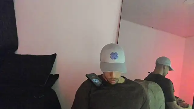 Snapshot of ThiagoLugo chatting on 11/02/25, 12:24 ThiagoLugo online show from 11/02/25, 12:24