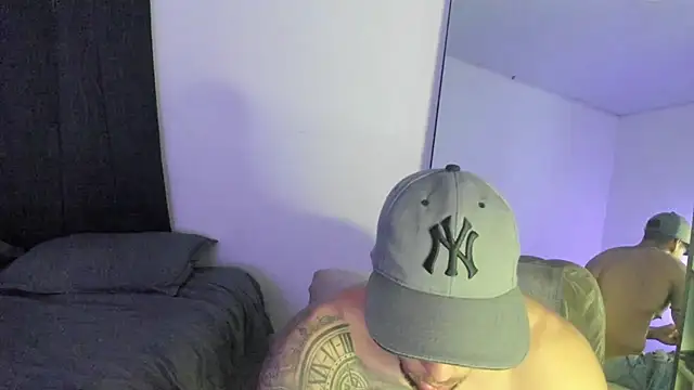 Snapshot of ThiagoLugo chatting on 11/30/25, 10:14 ThiagoLugo online show from 11/30/25, 10:14