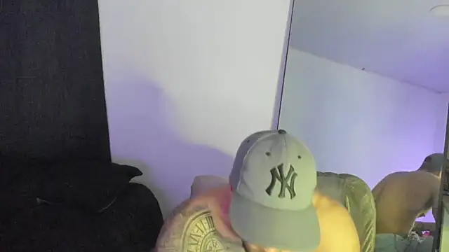 Snapshot of ThiagoLugo chatting on 12/14/25, 10:36 ThiagoLugo online show from 12/14/25, 10:36