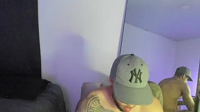 Snapshot of ThiagoLugo chatting on 12/20/25, 06:42 ThiagoLugo online show from 12/20/25, 06:42