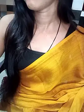 Snapshot of Queen_Pooja7 chatting on 10/19/25, 04:51 Queen Pooja7 online show from 10/19/25, 04:51