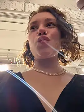 lucy-joy online show from 10/05/25, 11:41