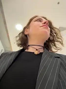 lucy-joy online show from 10/17/25, 09:23