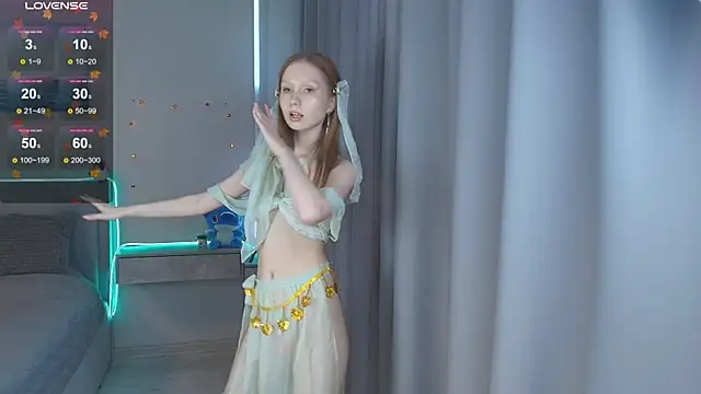 FoxyMira online show from 11/04/25, 01:21