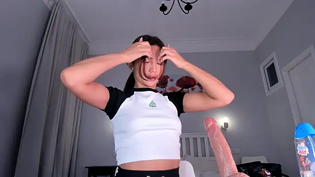 Snapshot of xxxenony___ chatting on 10/16/25, 01:17 xxxenony online show from 10/16/25, 01:17