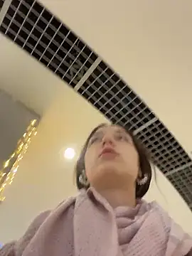 Snapshot of DollyTall chatting on 01/11/26, 09:14 DollyTall online show from 01/11/26, 09:14