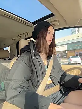 Snapshot of DollyTall chatting on 02/04/26, 08:09 DollyTall online show from 02/04/26, 08:09