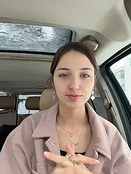 Snapshot of DollyTall chatting on 02/21/26, 09:32 DollyTall online show from 02/21/26, 09:32