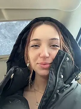 Snapshot of DollyTall chatting on 02/24/26, 06:11 DollyTall online show from 02/24/26, 06:11