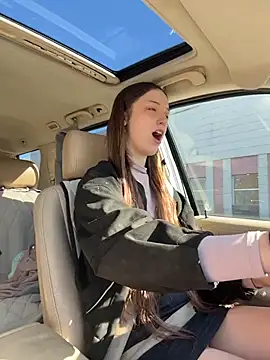 DollyTall online show from 03/29/26, 04:12