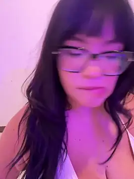 Emily Taylor2 online show from 04/22/26, 02:03