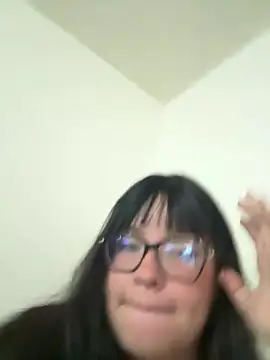 Snapshot of Emily_Taylor2 chatting on 06/17/26, 02:03 Emily Taylor2 online show from 06/17/26, 02:03