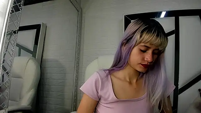 Snapshot of barbieambar chatting on 10/28/25, 01:25 barbieambar online show from 10/28/25, 01:25