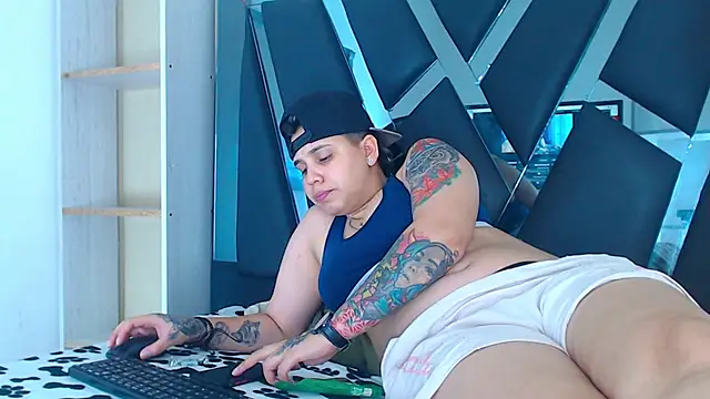 Snapshot of karla_sexy21 chatting on 11/01/25, 05:20 karla sexy21 online show from 11/01/25, 05:20