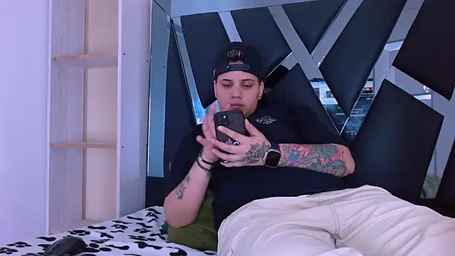 Snapshot of karla_sexy21 chatting on 11/02/25, 01:24 karla sexy21 online show from 11/02/25, 01:24