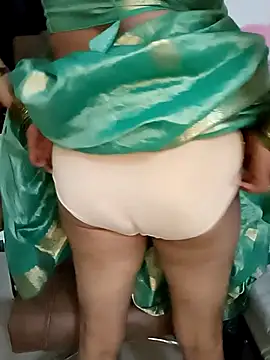 Snapshot of Niharika555 chatting on 02/20/26, 04:07 Niharika555 online show from 02/20/26, 04:07