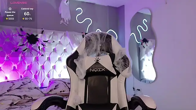 Megan  cole1 online show from 10/23/25, 04:12