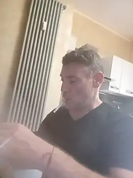 Snapshot of no-tabu chatting on 10/24/25, 11:50 no-tabu online show from 10/24/25, 11:50