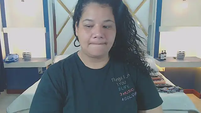 Snapshot of May_fk chatting on 10/24/25, 01:46 May fk online show from 10/24/25, 01:46