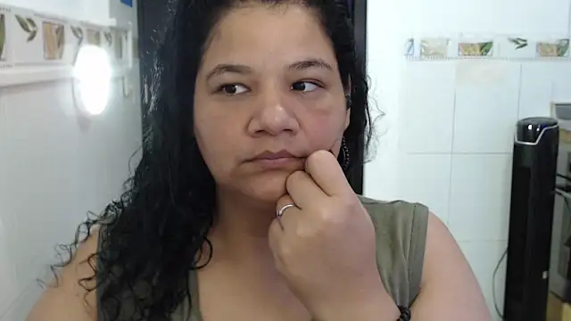 Snapshot of May_fk chatting on 11/04/25, 05:17 May fk online show from 11/04/25, 05:17